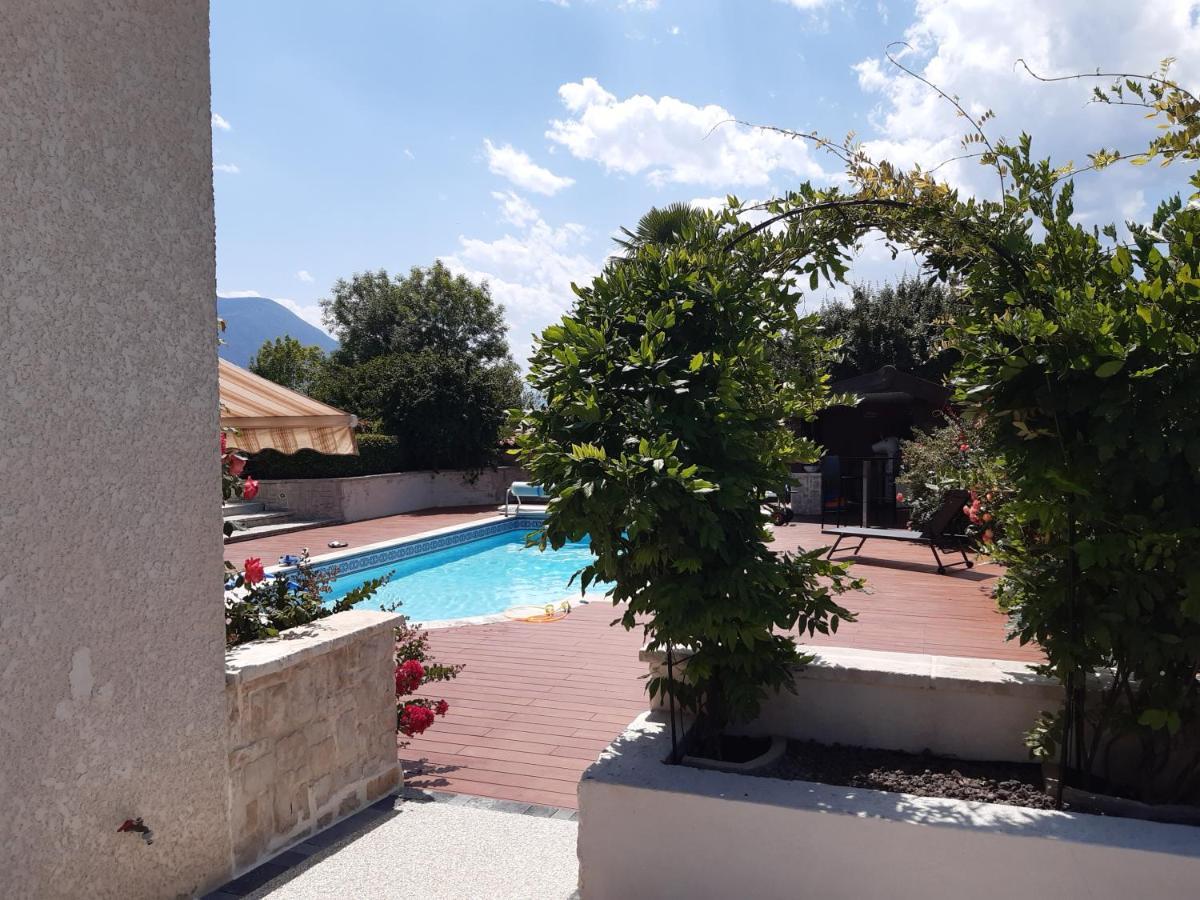 Un Petit Coin De Paradis A Haute Jarrie Exterior photo