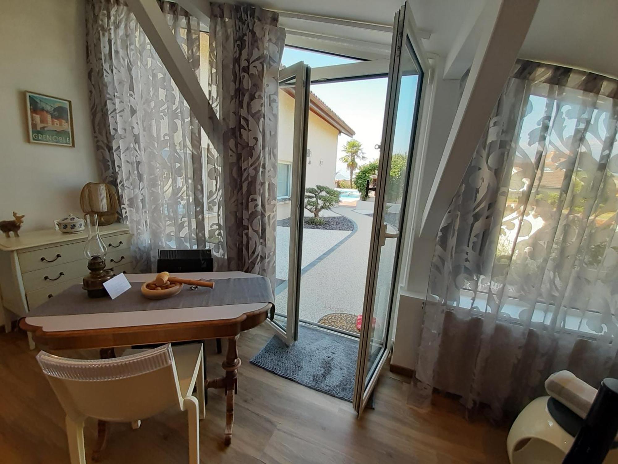 Un Petit Coin De Paradis A Haute Jarrie Exterior photo